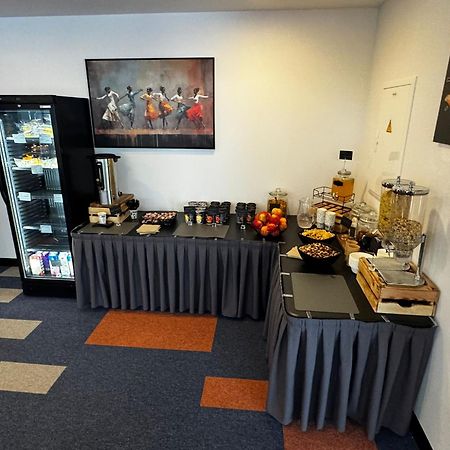 Kepler Club Riga Airport Hotel - Landside Public Area Ieki Bagian luar foto