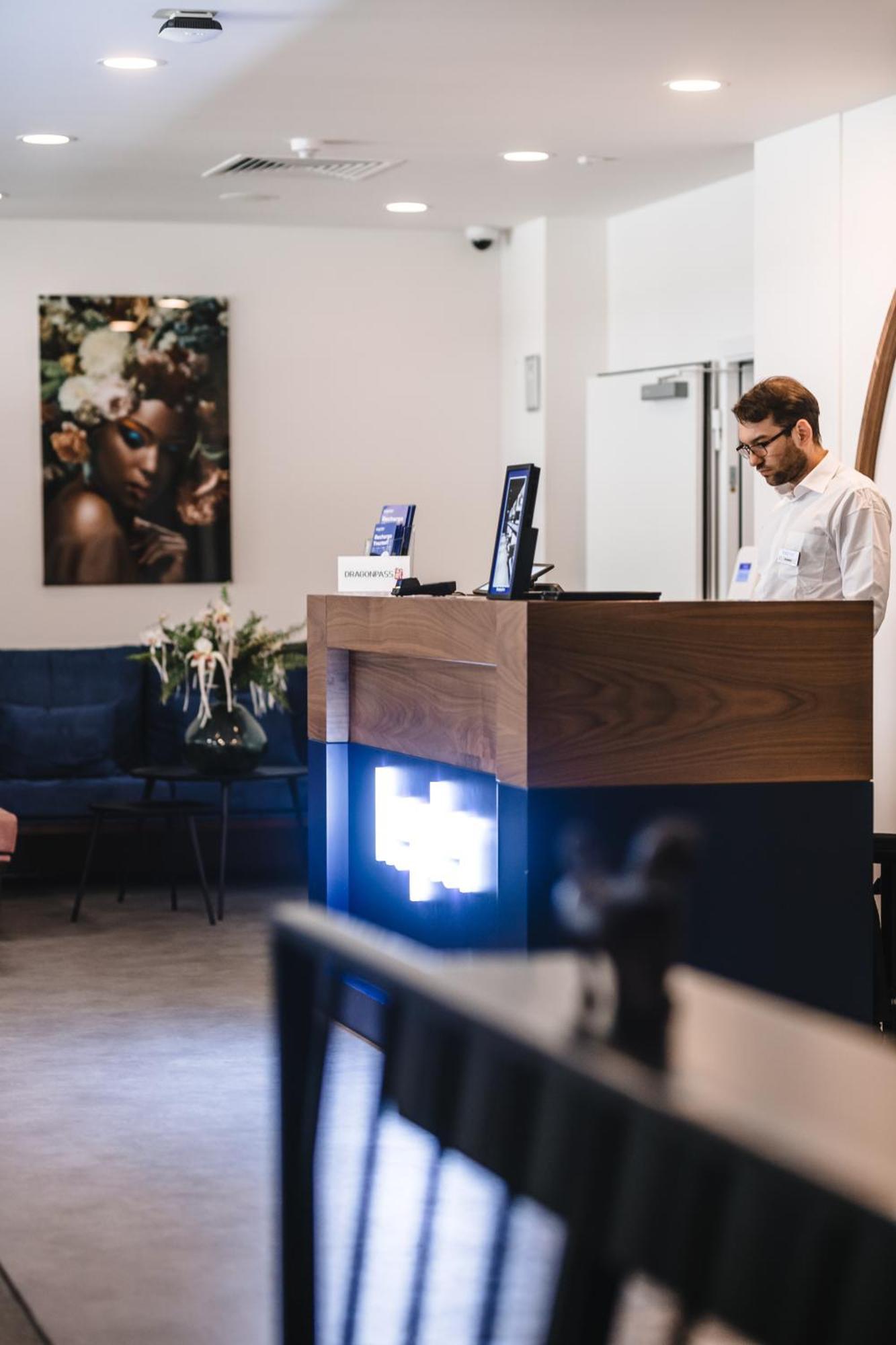 Kepler Club Riga Airport Hotel - Landside Public Area Ieki Bagian luar foto
