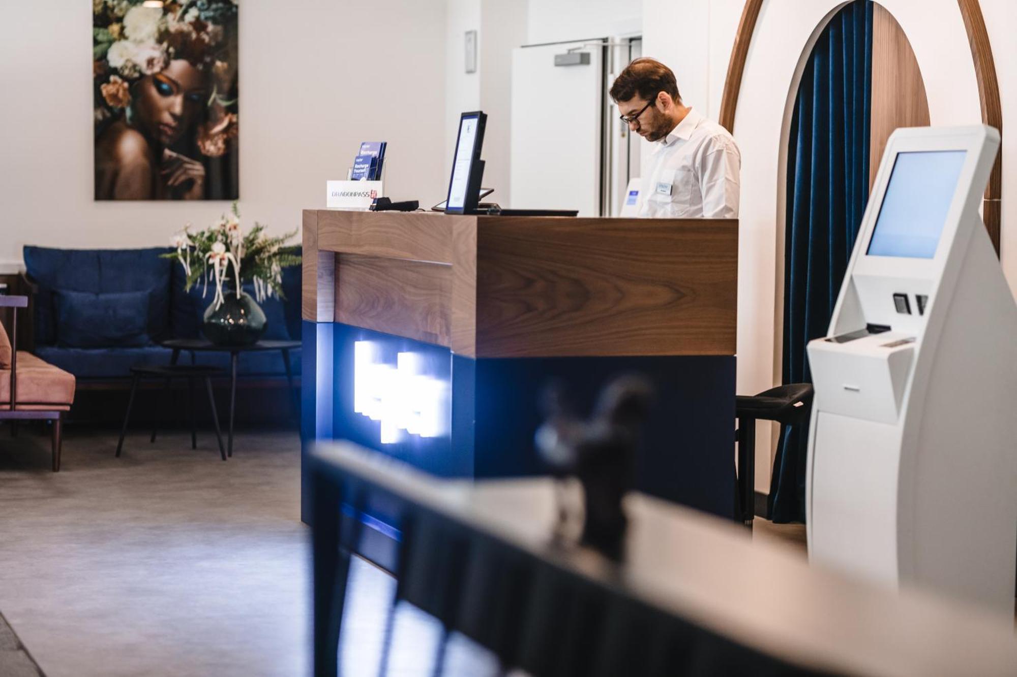 Kepler Club Riga Airport Hotel - Landside Public Area Ieki Bagian luar foto